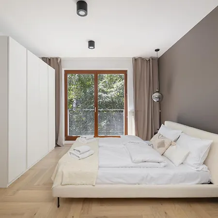 3-bedroom Luxurious With View Апартаменты