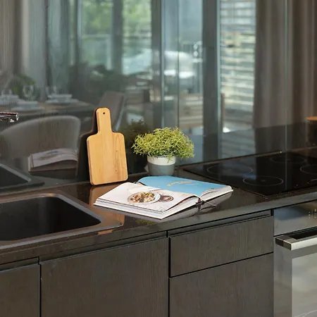 3-bedroom Luxurious With View *
